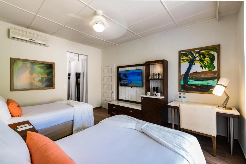 Margaritaville Beach Resort Playa Flamingo: another view