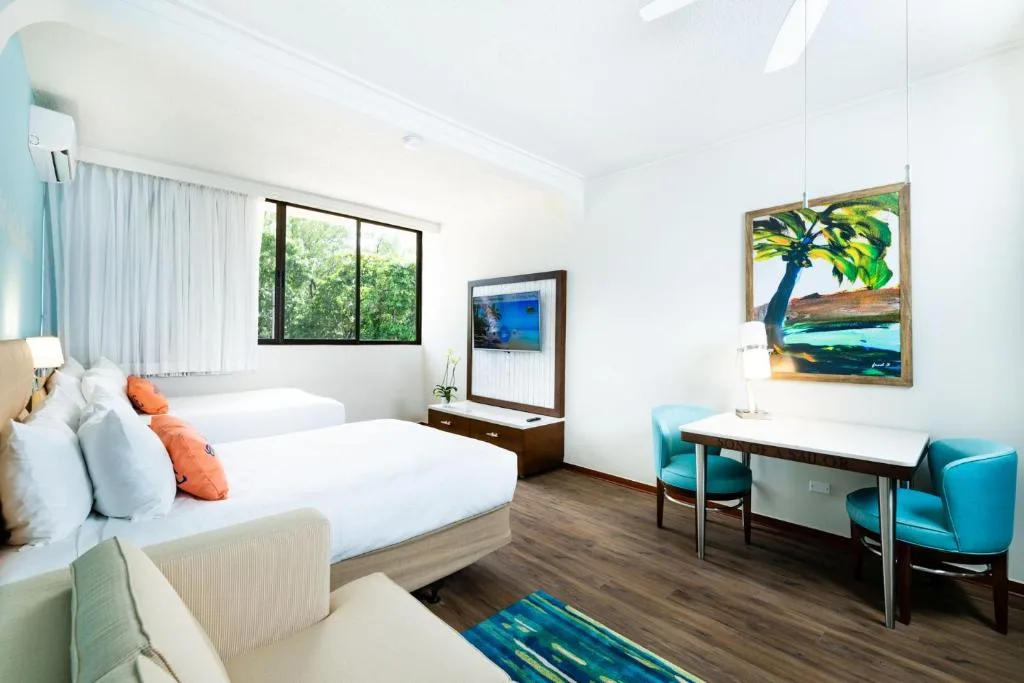Margaritaville Beach Resort Playa Flamingo: another view